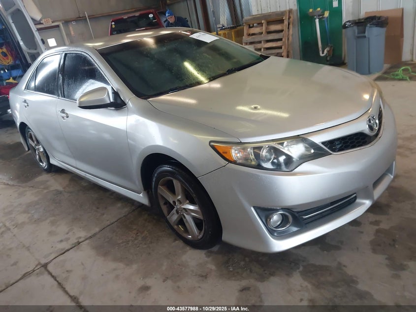 TOYOTA CAMRY SE