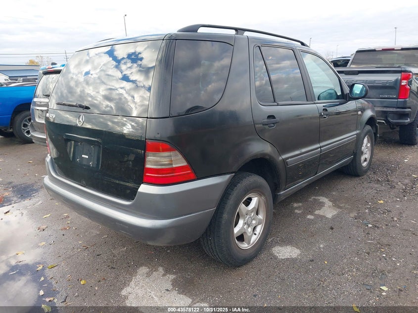 4JGAB54E2XA099969 1999 MERCEDES-BENZ M-KLASSE photo no. 4