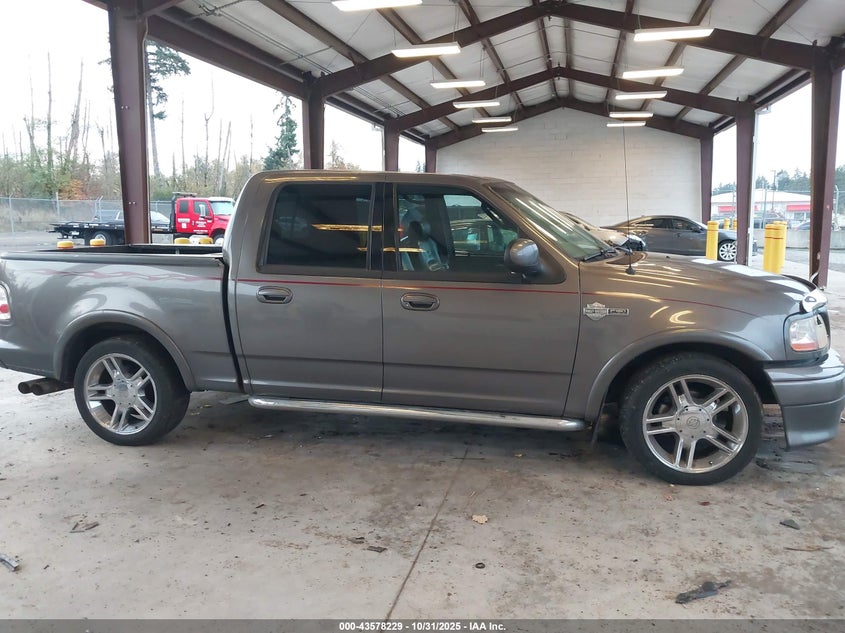 2002 Ford F-150 Lariat VIN: 1FTRW07312KD17458 Lot: 43578229