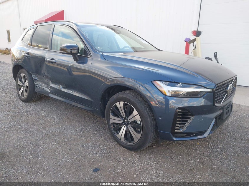 VOLVO XC60 T8 PLUS DARK THEME