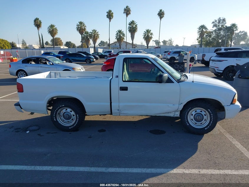 2002 GMC Sonoma Sl VIN: 1GTCS145828246415 Lot: 43578254