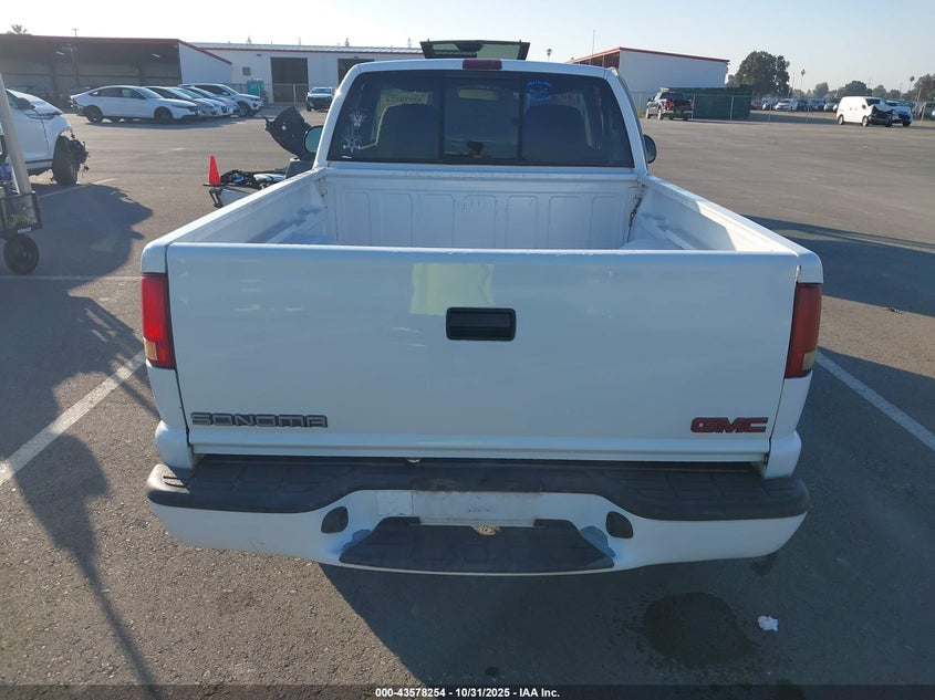 2002 GMC Sonoma Sl VIN: 1GTCS145828246415 Lot: 43578254