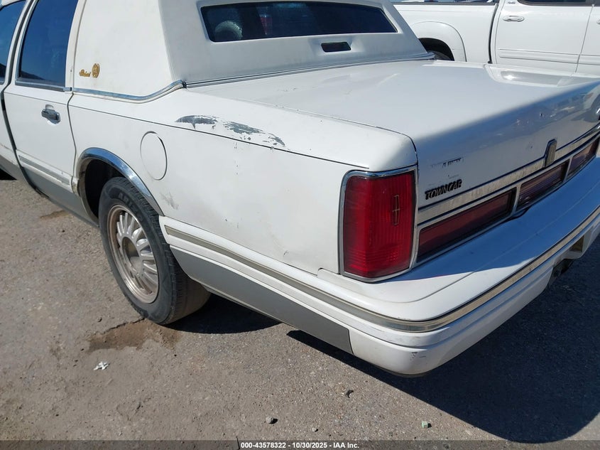 1996 Lincoln Town Car Executive VIN: 1LNLM81W6TY693757 Lot: 43578322