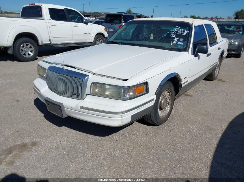 1LNLM81W6TY693757 1996 LINCOLN TOWN CAR photo no. 2