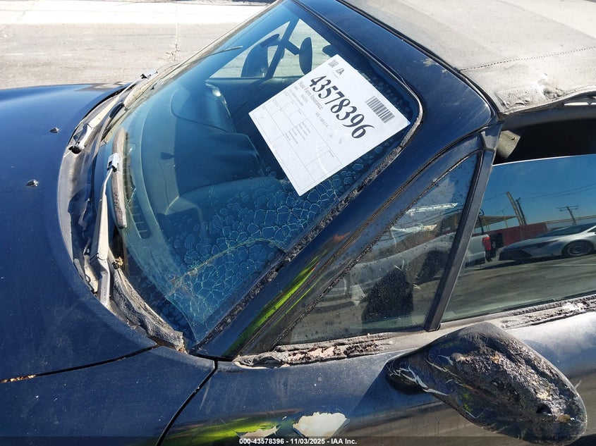 1999 Mazda Mx-5 Miata Leather Pkg/Popular Equipment Pkg/Sports Pkg/Touring Pkg VIN: JM1NB3534X0100990 Lot: 43578396