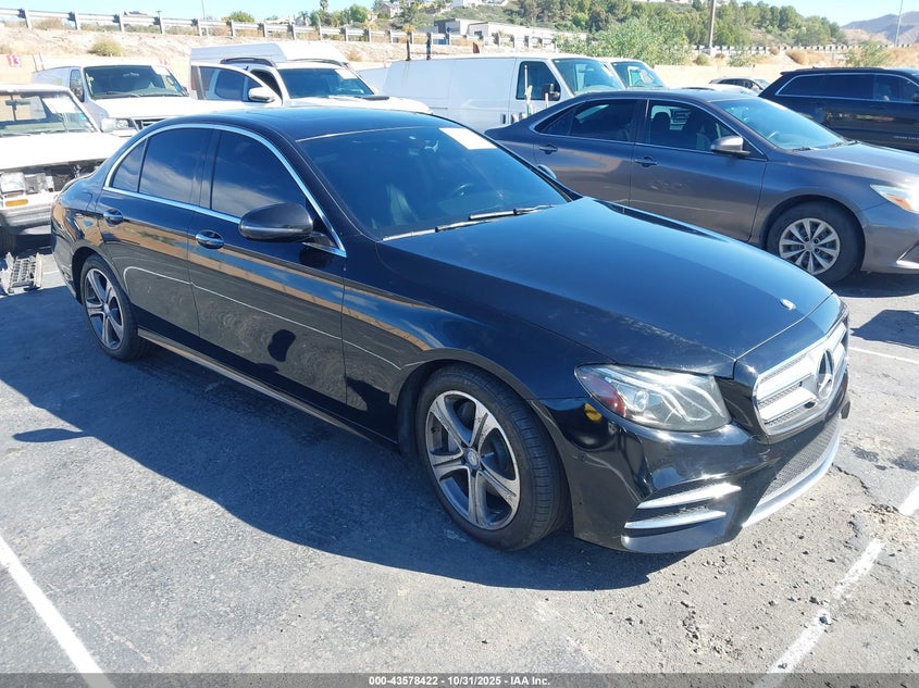 MERCEDES-BENZ E-CLASS E 300