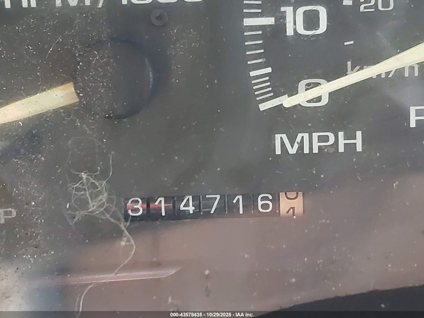 1996 Chevrolet Gmt-400 C1500 VIN: 2GCEC19MXT1108899 Lot: 43578435