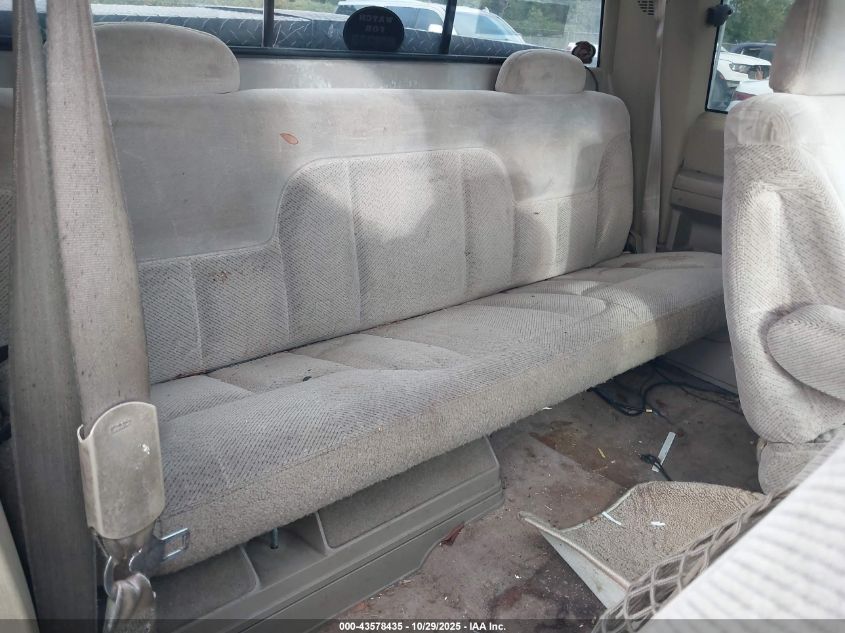 1996 Chevrolet Gmt-400 C1500 VIN: 2GCEC19MXT1108899 Lot: 43578435