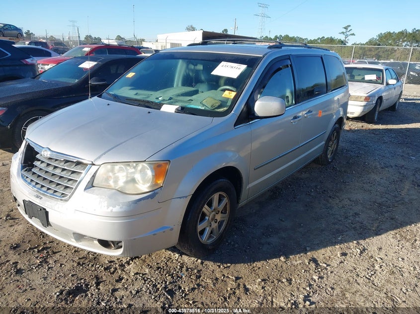 2A4RR5D15AR337987 2010 CHRYSLER TOWN & COUNTRY photo no. 2