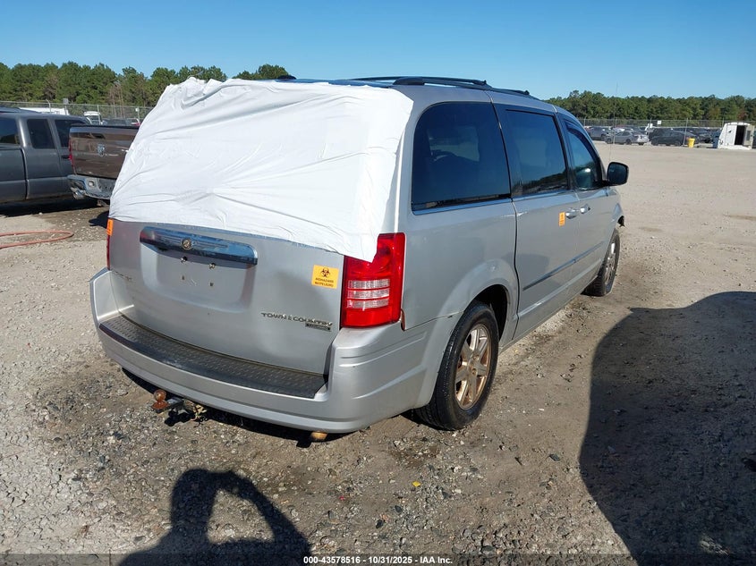 2A4RR5D15AR337987 2010 CHRYSLER TOWN & COUNTRY photo no. 4
