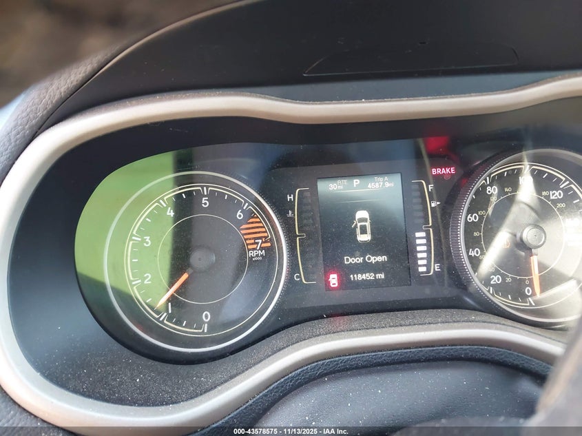 2017 Jeep Cherokee Latitude Fwd VIN: 1C4PJLCBXHW643250 Lot: 43578575