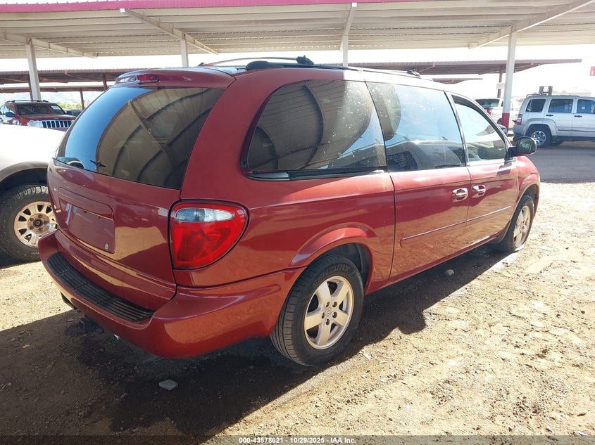2D4GP44L25R482282 2005 DODGE CARAVAN photo no. 4