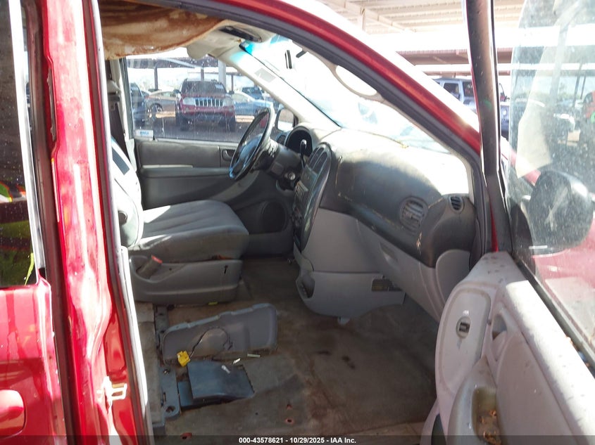 2D4GP44L25R482282 2005 DODGE CARAVAN photo no. 5