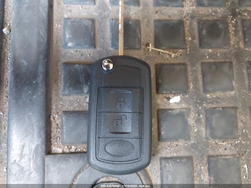 2005 Land Rover Lr3 Se VIN: SALAA25415A306675 Lot: 43578686