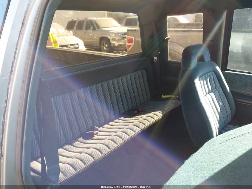 1993 GMC Sierra C1500 VIN: 2GTEC19KXP1512578 Lot: 43578712