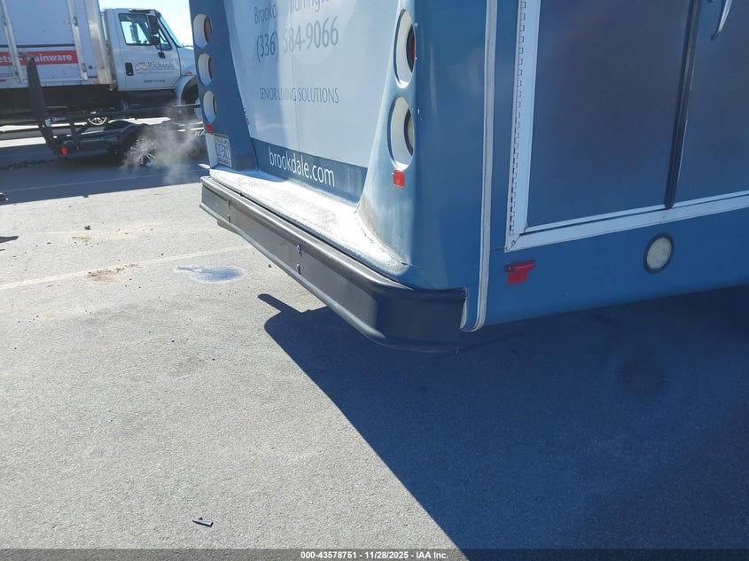 2015 Ford E-350 Cutaway VIN: 1FDEE3FS9FDA03204 Lot: 43578751