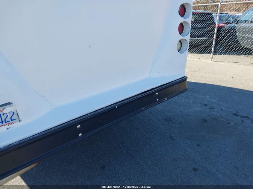 2015 Ford E-350 Cutaway VIN: 1FDEE3FS9FDA03204 Lot: 43578751