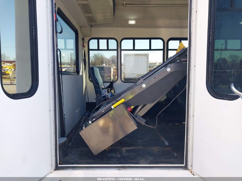 2015 Ford E-350 Cutaway VIN: 1FDEE3FS9FDA03204 Lot: 43578751