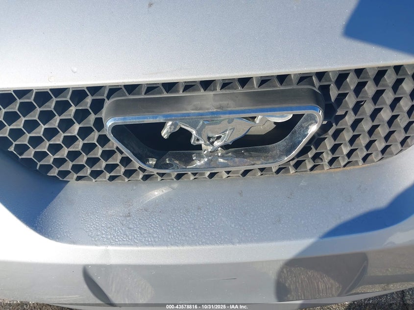 2001 Ford Mustang VIN: 1FAFP40401F138626 Lot: 43578816