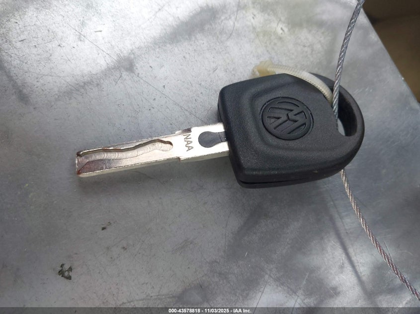 2003 Volkswagen New Beetle Gls 2.0L VIN: 3VWCK21C43M401173 Lot: 43578818