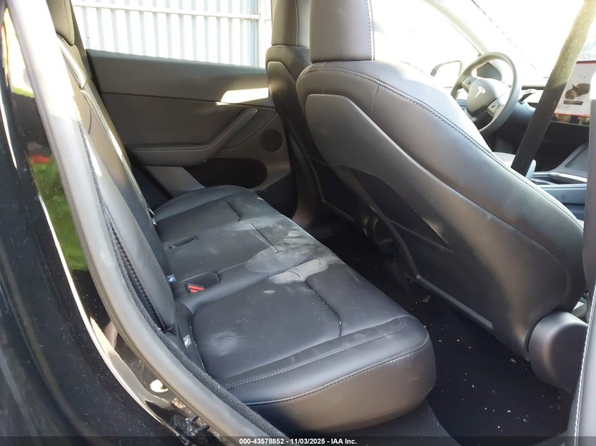 2025 Tesla Model Y Long Range Dual Motor All-Wheel Drive VIN: 7SAYGDEE5SF307925 Lot: 43578852