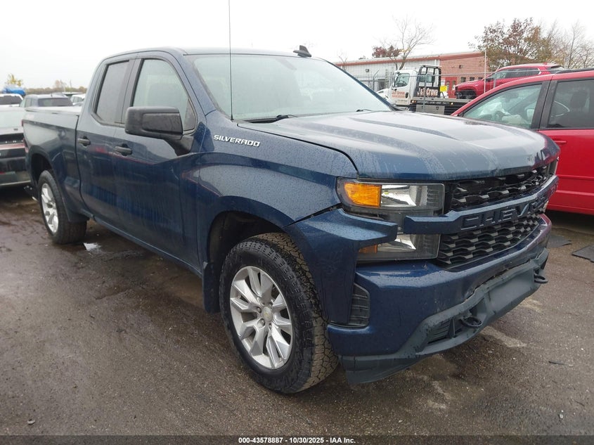CHEVROLET SILVERADO 1500 4WD STANDARD BED CUSTOM