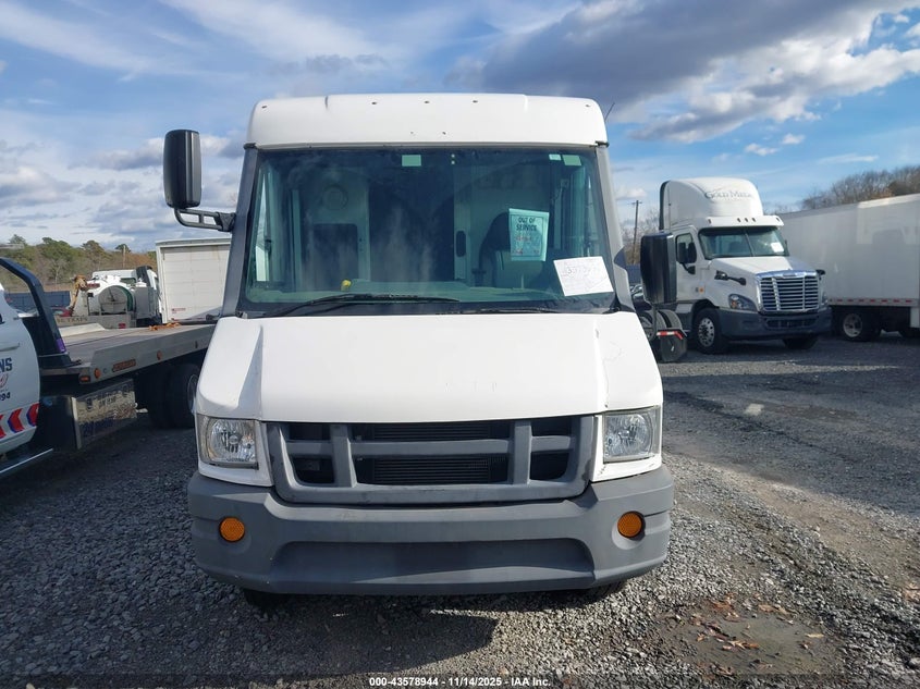 2017 Isuzu Reach VIN: JALB4T176H7W00551 Lot: 43578944