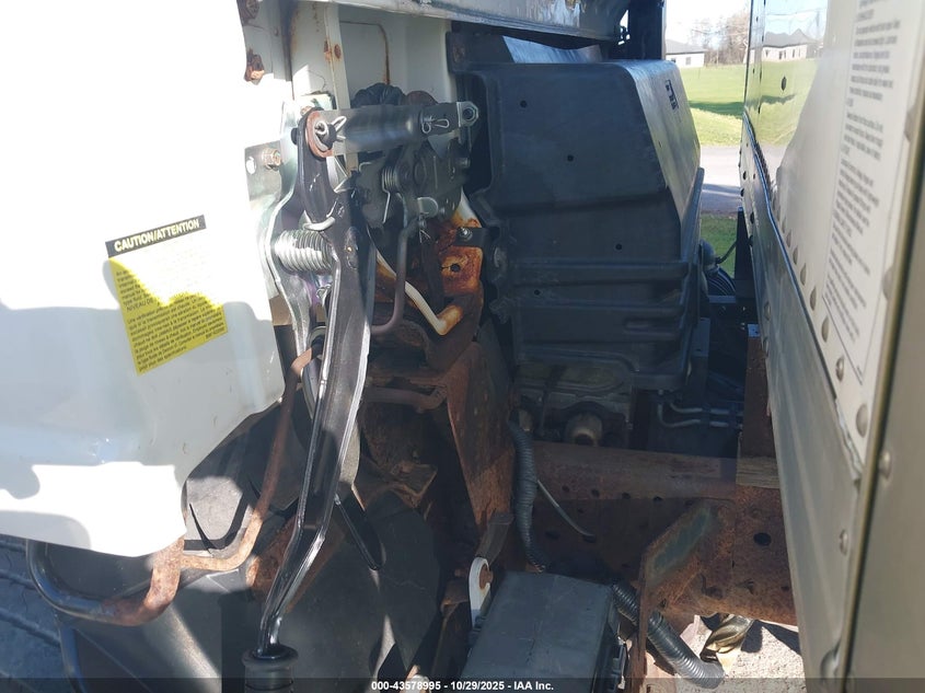 2015 Isuzu Npr Hd Reg VIN: 54DC4W1CXFS805669 Lot: 43578995