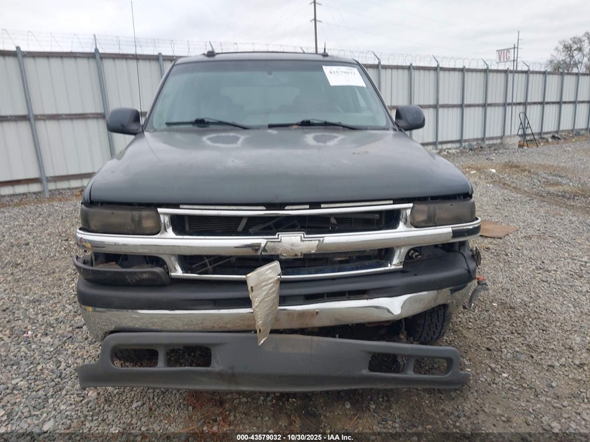 2004 Chevrolet Tahoe Lt VIN: 1GNEC13ZX4J252889 Lot: 43579032