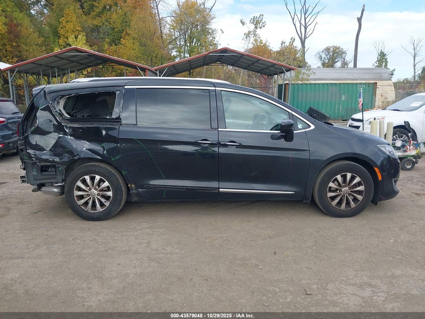 2019 Chrysler Pacifica Touring L VIN: 2C4RC1BG9KR731615 Lot: 43579048