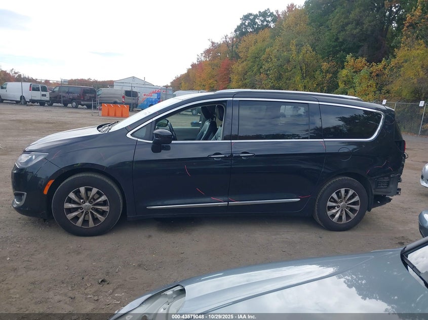 2019 Chrysler Pacifica Touring L VIN: 2C4RC1BG9KR731615 Lot: 43579048