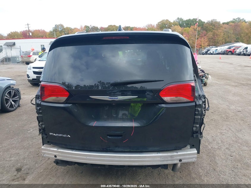 2019 Chrysler Pacifica Touring L VIN: 2C4RC1BG9KR731615 Lot: 43579048
