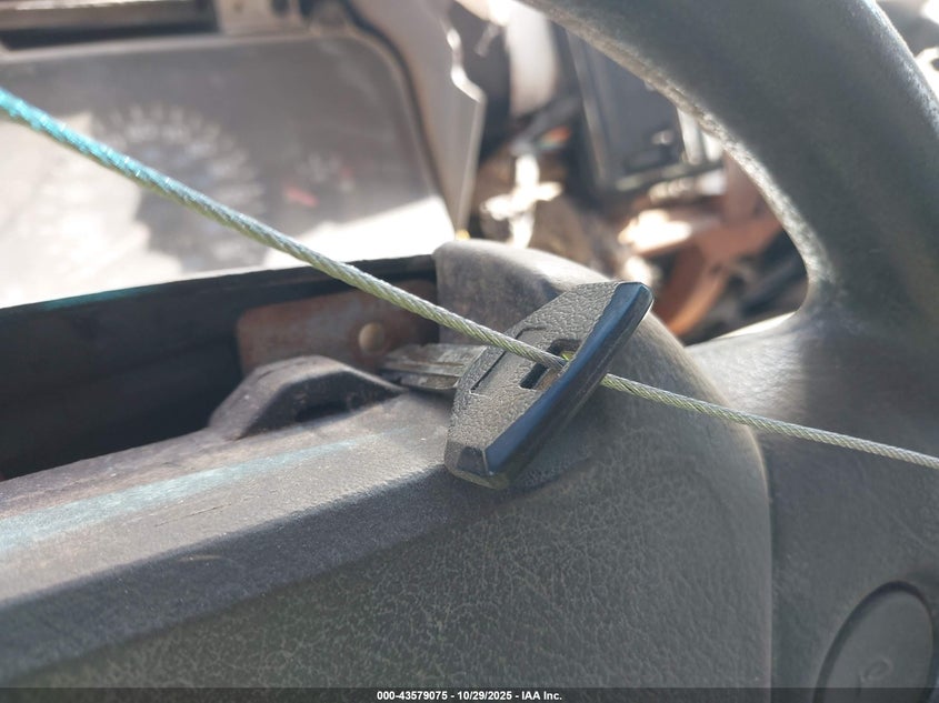 1994 Dodge Ram 2500 VIN: 1B7JC26Z5RS615917 Lot: 43579075