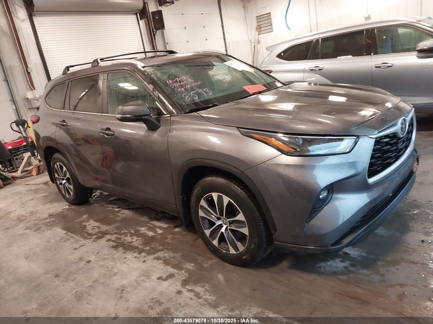 TOYOTA HIGHLANDER XLE