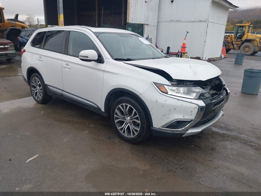 MITSUBISHI OUTLANDER SE