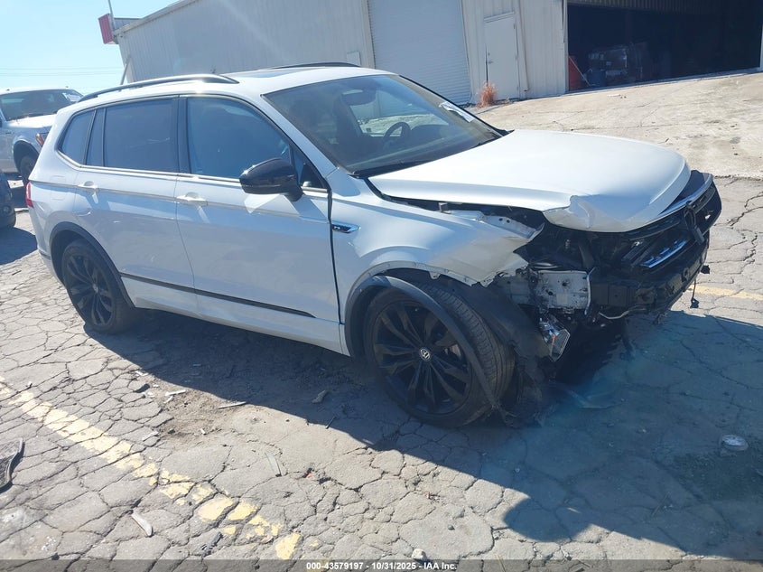 VOLKSWAGEN TIGUAN 2.0T SE/2.0T SE R-LINE BLACK/2.0T SEL