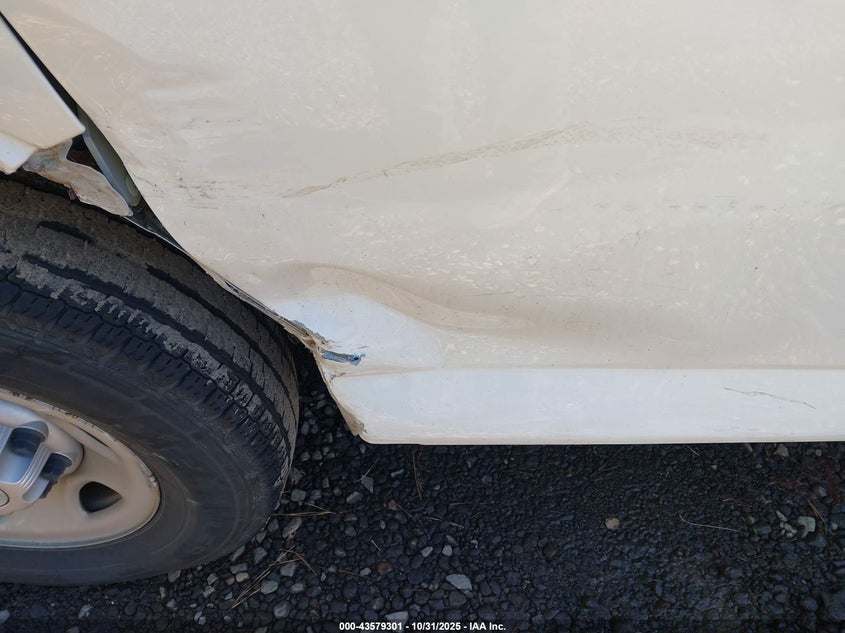 2017 Chevrolet Express 2500 Work Van VIN: 1GCWGAFF8H1342812 Lot: 43579301