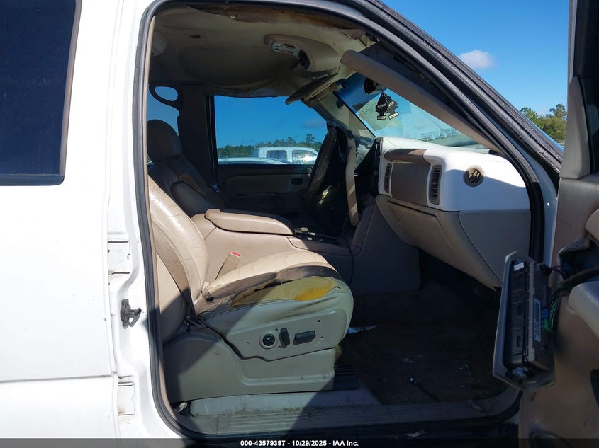 1GNEK13Z73R138125 2003 CHEVROLET TAHOE photo no. 5
