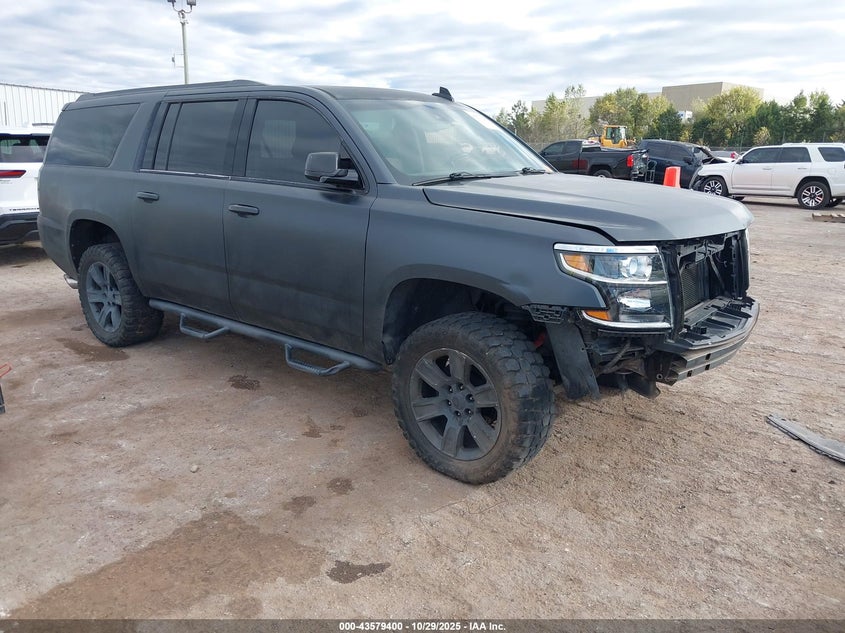 CHEVROLET SUBURBAN LT