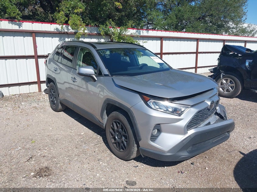 TOYOTA RAV4 XLE