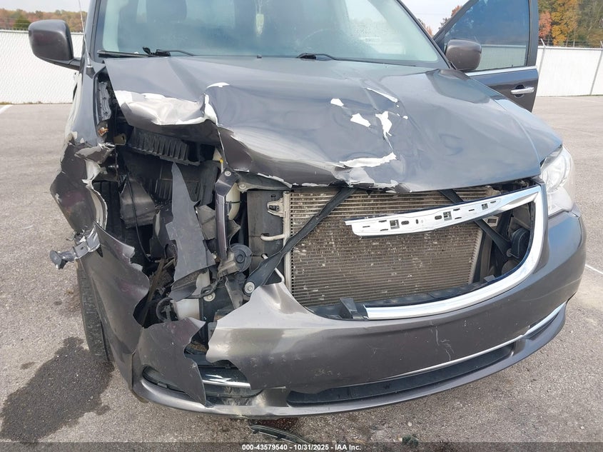 2015 Chrysler Town & Country Touring VIN: 2C4RC1BG0FR754996 Lot: 43579540