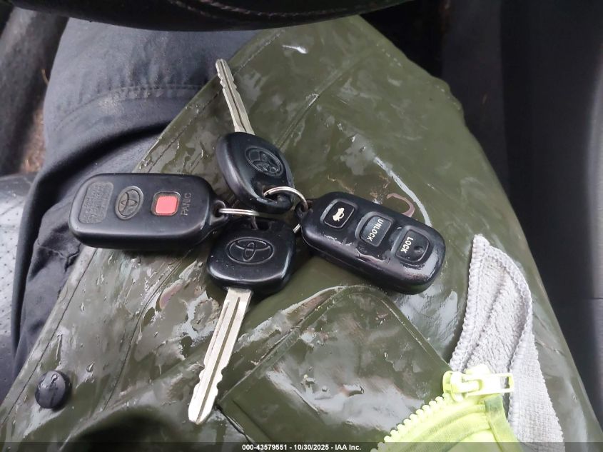 2002 Toyota Camry Solara Sle V6 VIN: 2T1FF28P42C600566 Lot: 43579551