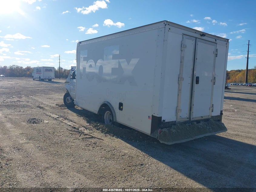 1FDWE3F64JDC01320 2018 FORD ECONOLINE photo no. 3