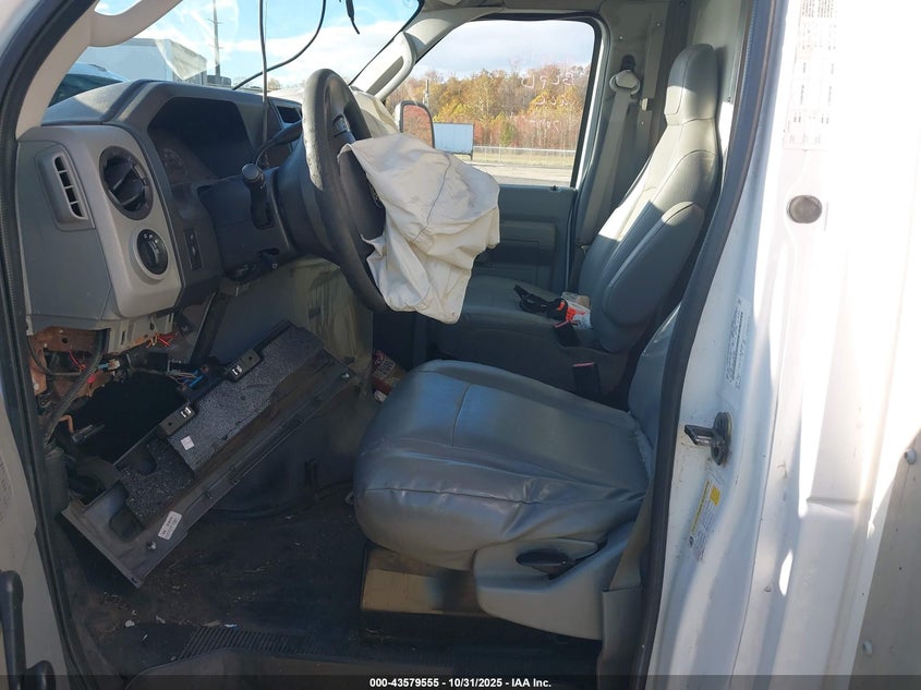 2018 Ford E-350 Cutaway VIN: 1FDWE3F64JDC01320 Lot: 43579555