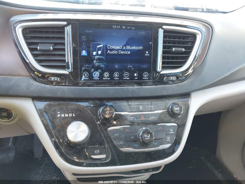 2017 Chrysler Pacifica Touring VIN: 2C4RC1DG0HR663808 Lot: 43579711