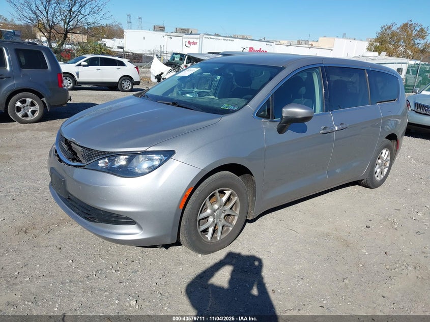 2C4RC1DG0HR663808 2017 CHRYSLER PACIFICA photo no. 2