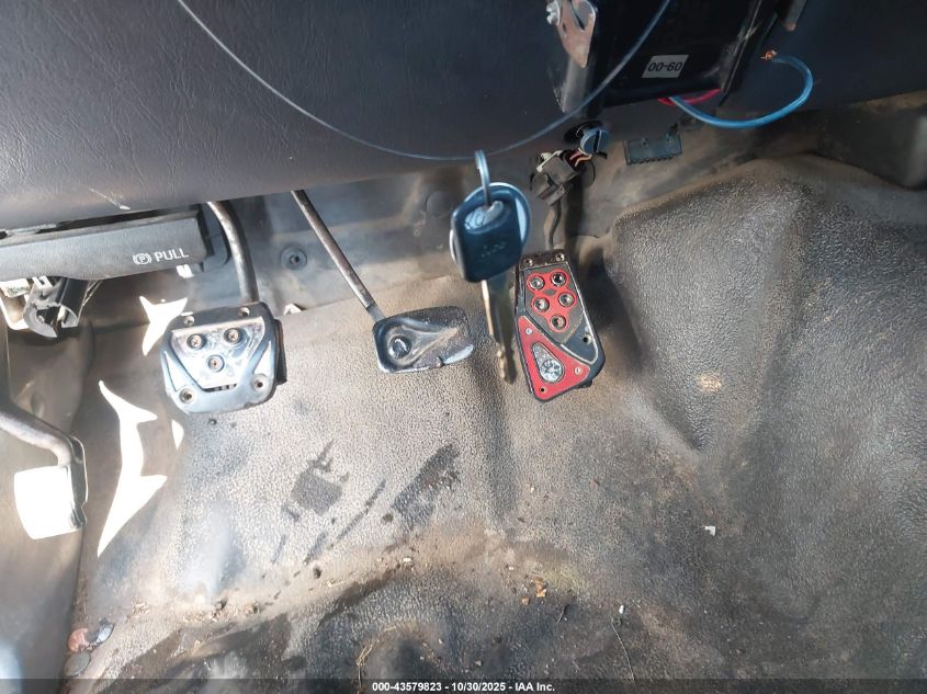 2000 Ford F-250 Lariat/Xl/Xlt VIN: 1FTNF20F8YEC40741 Lot: 43579823