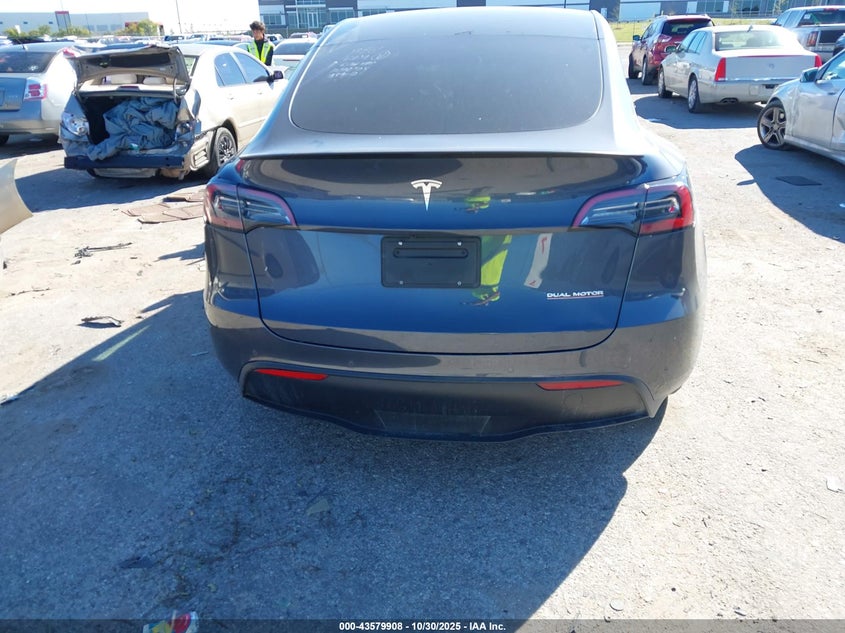 2022 Tesla Model Y Performance Dual Motor All-Wheel Drive VIN: 7SAYGDEF8NF545927 Lot: 43579908
