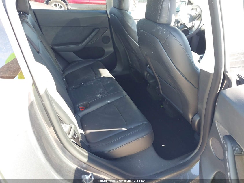 2022 Tesla Model Y Performance Dual Motor All-Wheel Drive VIN: 7SAYGDEF8NF545927 Lot: 43579908