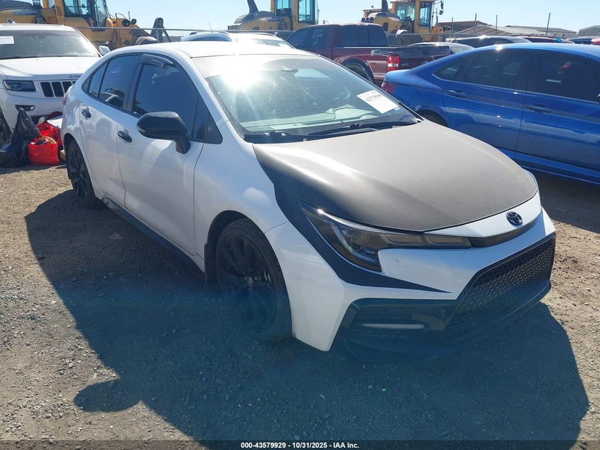 TOYOTA COROLLA SE NIGHTSHADE EDITION